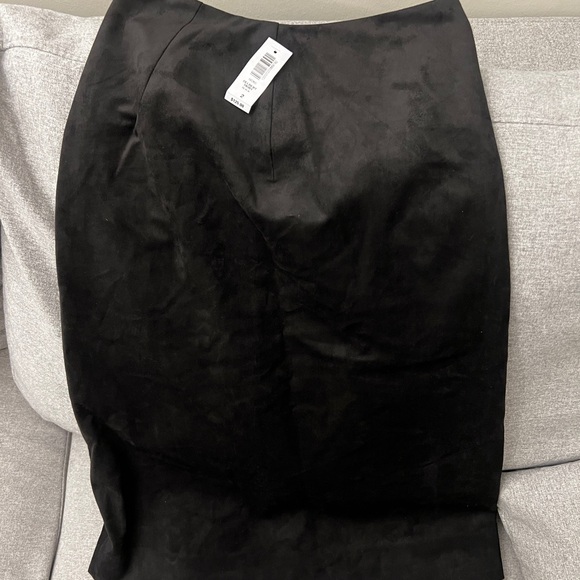 Babaton brand new skirt - Picture 4 of 6